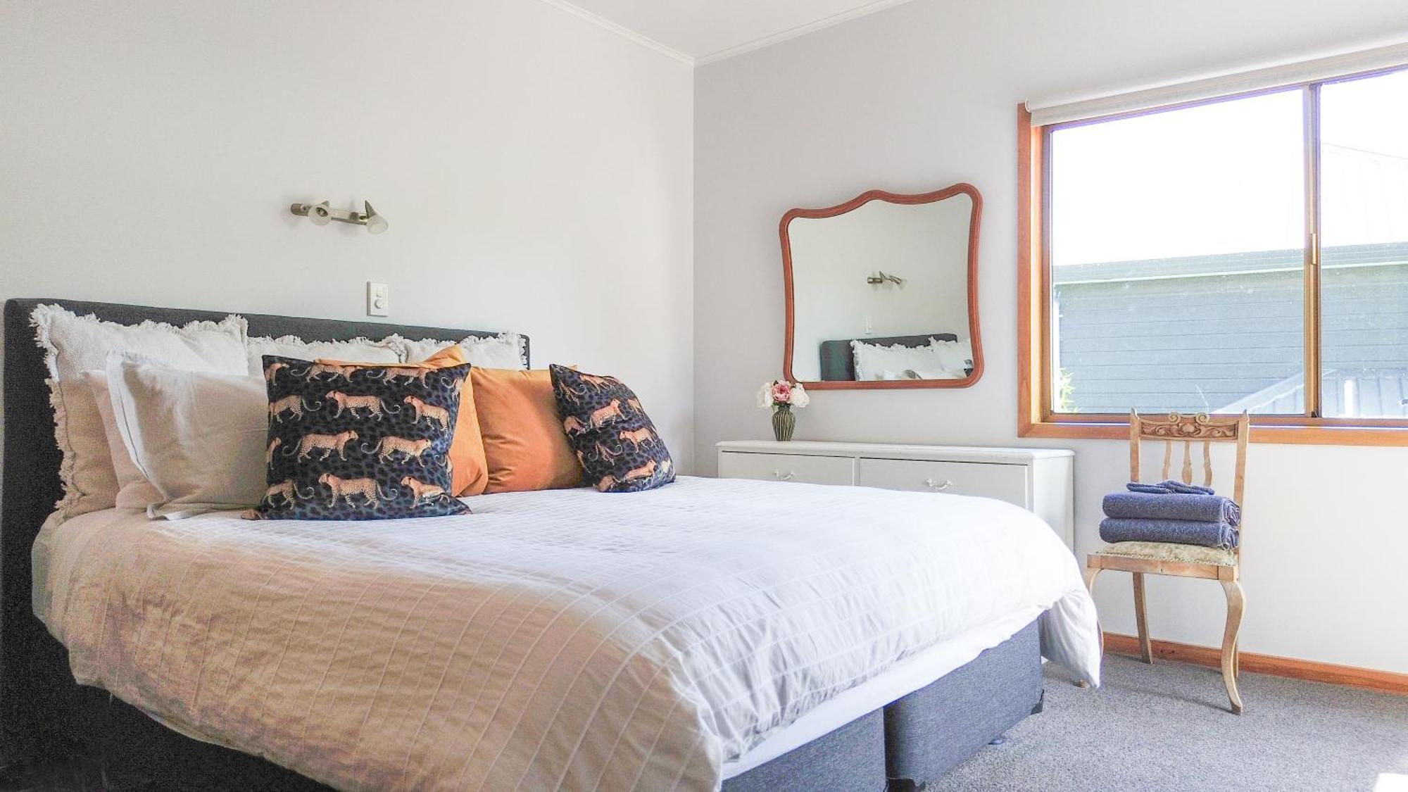 Large, Comfy, Stylish Apartment Havelock North Eksteriør billede