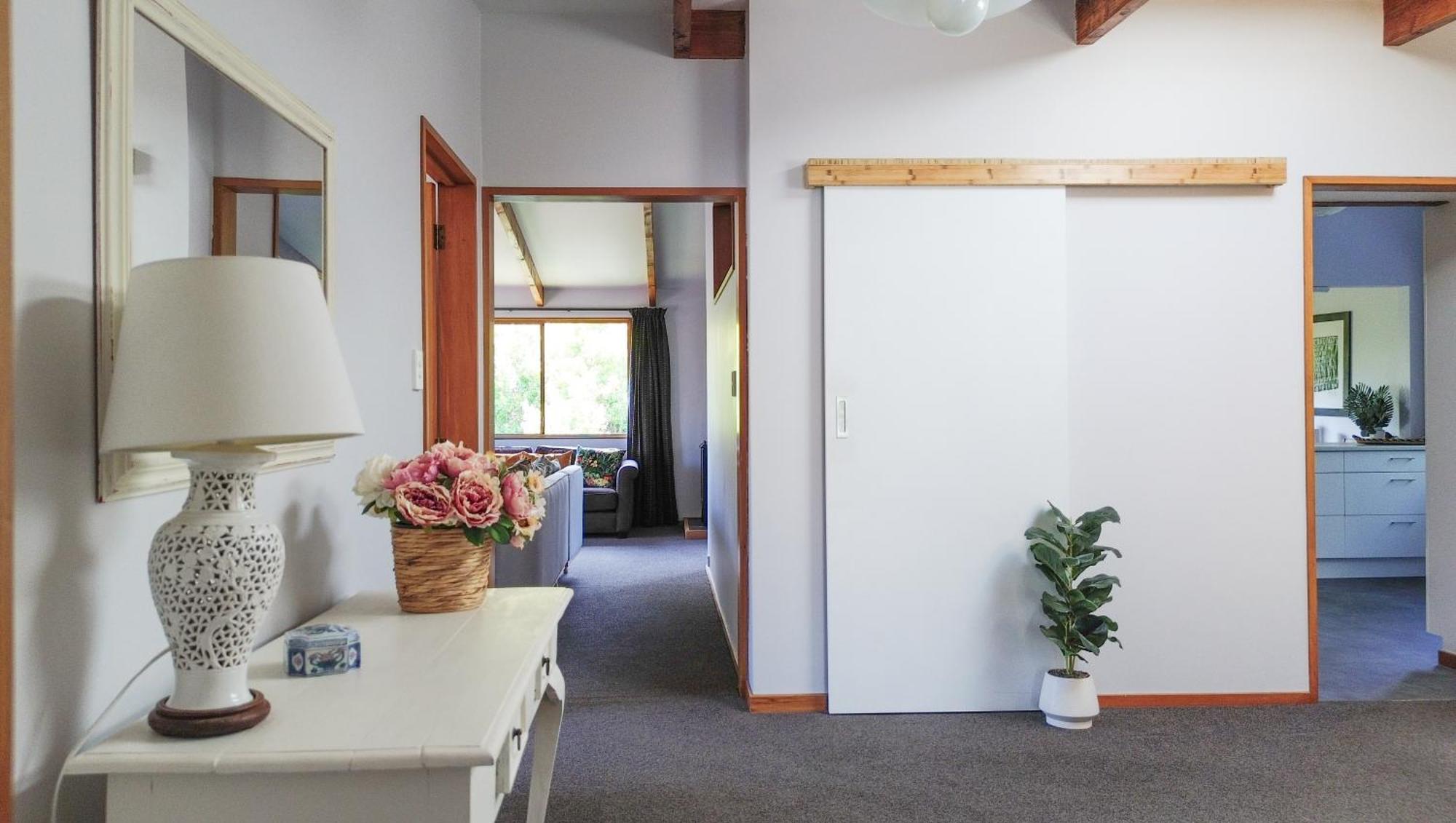 Large, Comfy, Stylish Apartment Havelock North Eksteriør billede
