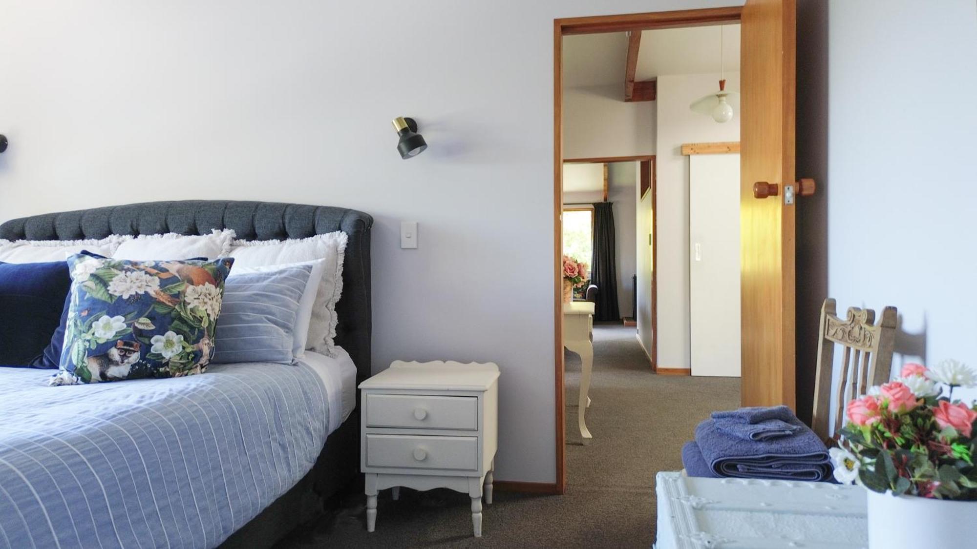 Large, Comfy, Stylish Apartment Havelock North Eksteriør billede
