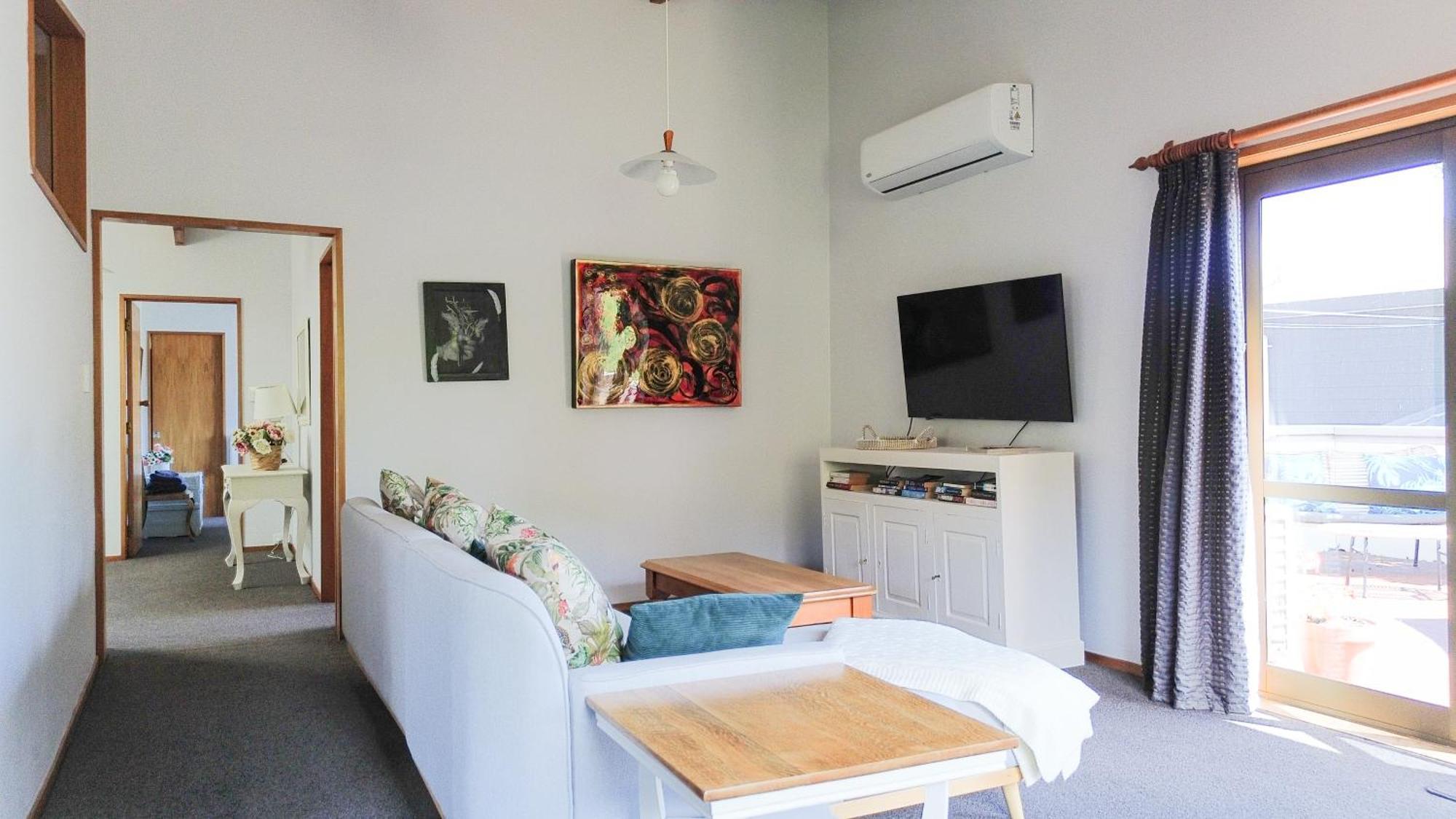 Large, Comfy, Stylish Apartment Havelock North Eksteriør billede